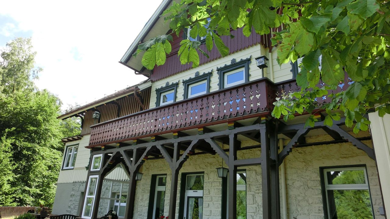 ExteriorSummer ExteriorSummer